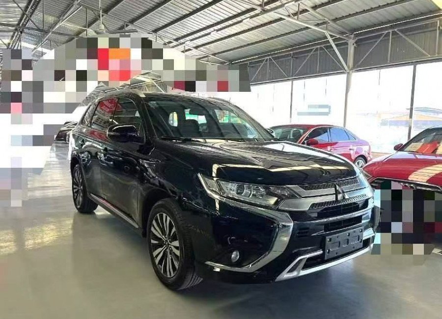 Mitsubishi Outlander, 2022, 2022г, 2 190 000 ₽