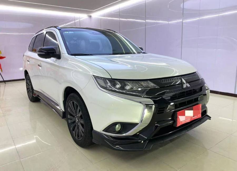Mitsubishi Outlander, 2022, 2022г, 2 690 000 ₽
